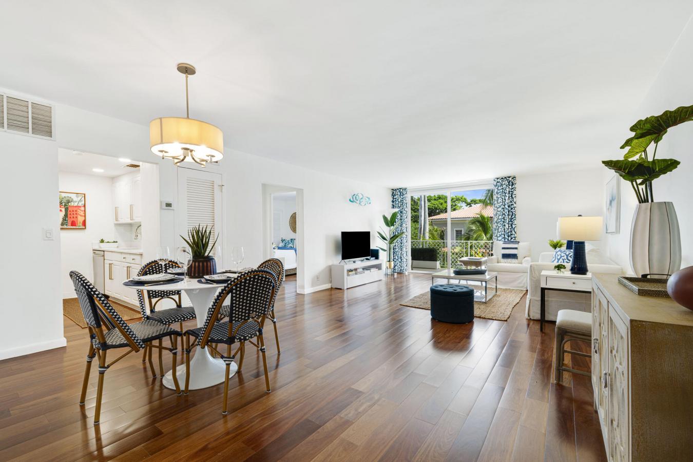 Palm Beach, Florida, 33480, United States, 1 Bedroom Bedrooms, ,1 BathroomBathrooms,Residential,For Sale,1953195