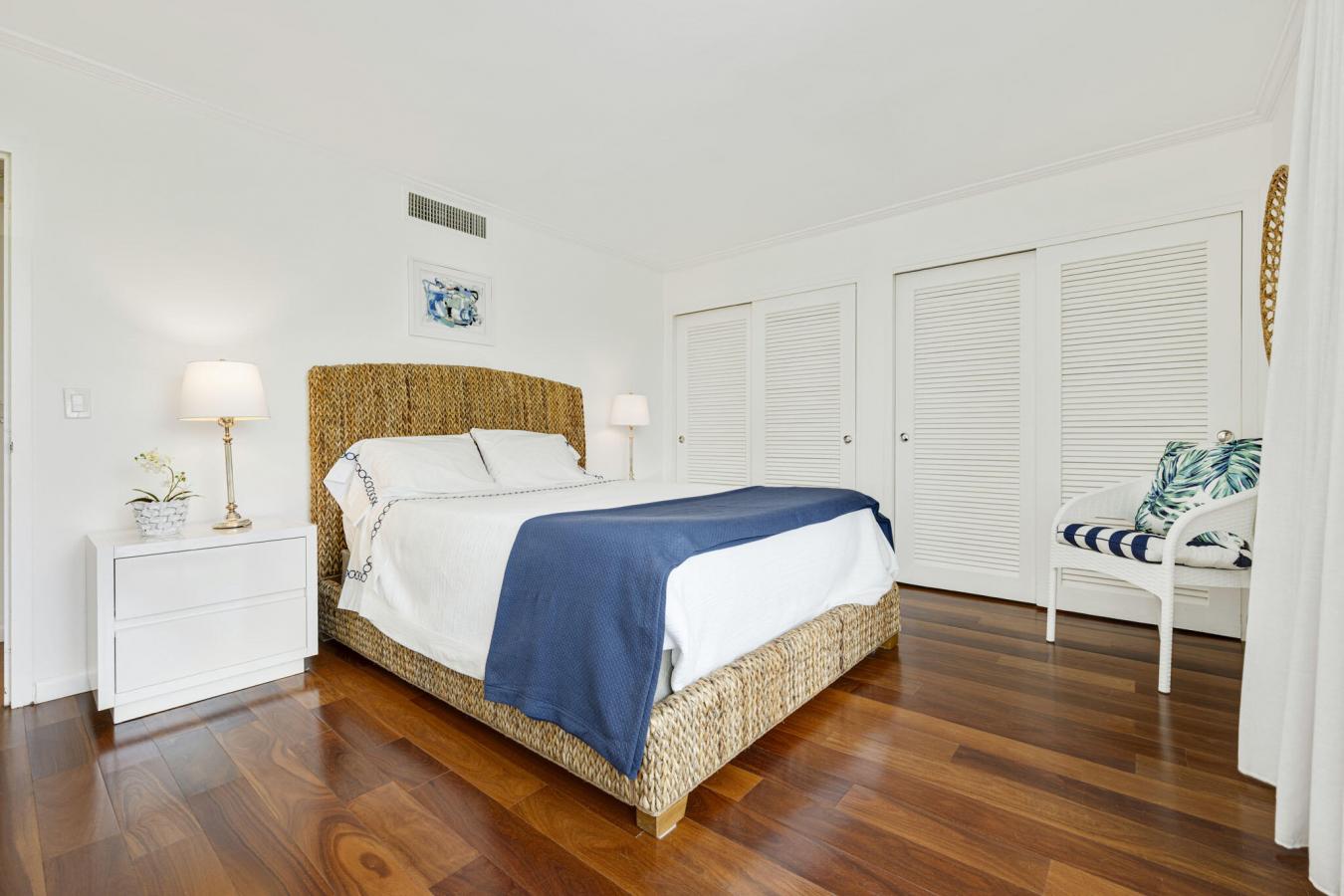 Palm Beach, Florida, 33480, United States, 1 Bedroom Bedrooms, ,1 BathroomBathrooms,Residential,For Sale,1953195