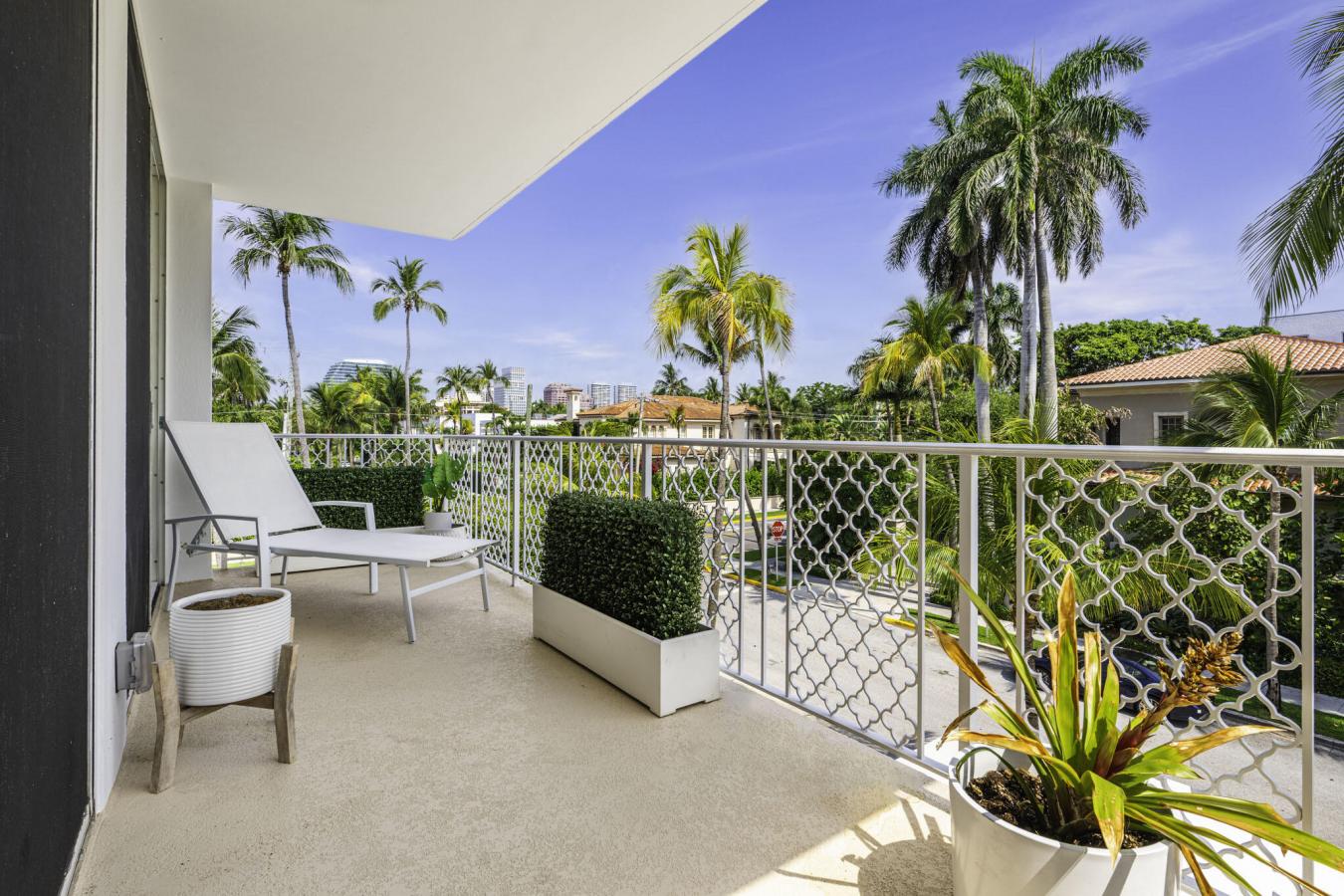 Palm Beach, Florida, 33480, United States, 1 Bedroom Bedrooms, ,1 BathroomBathrooms,Residential,For Sale,1953195