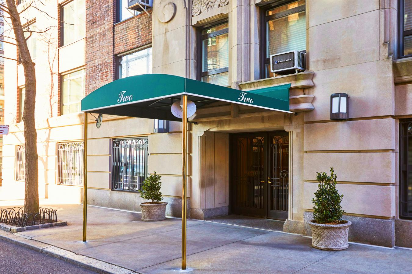 New York, New York, 10022, United States, 3 Bedrooms Bedrooms, ,2 BathroomsBathrooms,Residential,For Sale,1953194