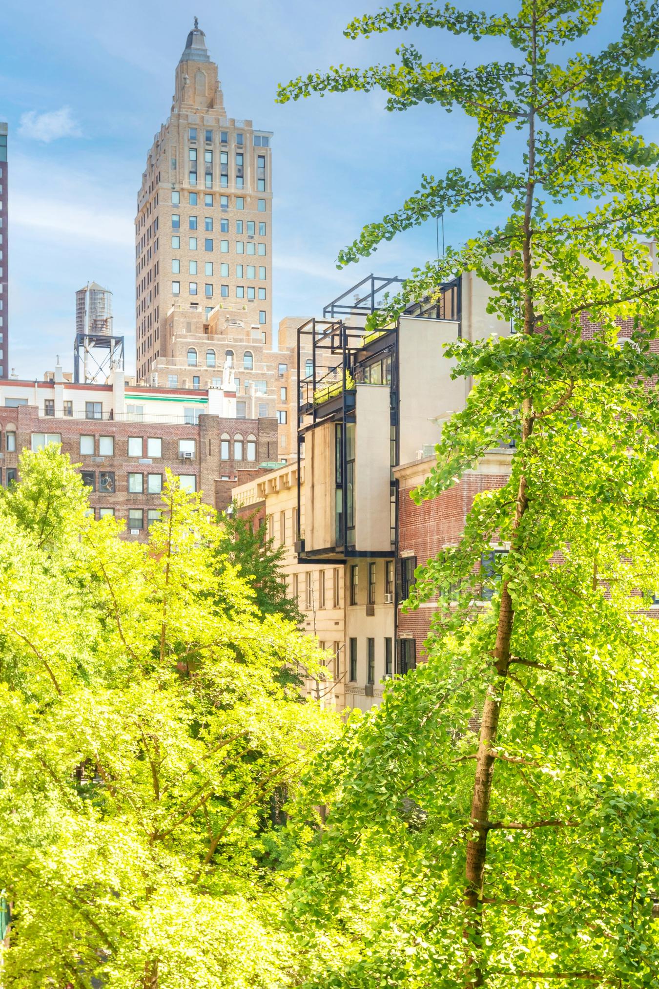 New York, New York, 10022, United States, 3 Bedrooms Bedrooms, ,2 BathroomsBathrooms,Residential,For Sale,1953194