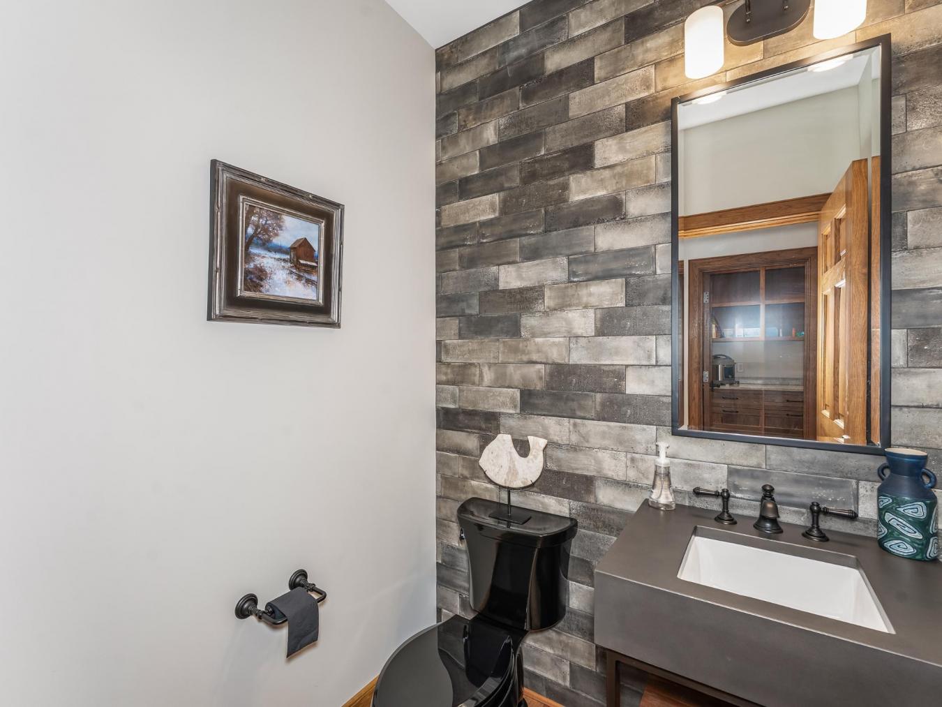 Eagle River, Wisconsin, 54521, United States, 6 Bedrooms Bedrooms, ,7 BathroomsBathrooms,Residential,For Sale,1953191