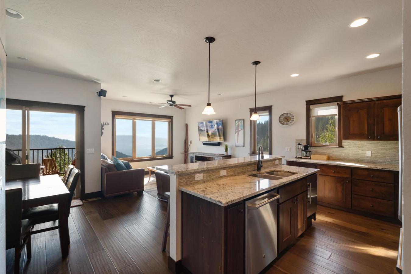 Sandpoint, Bonner, 83864, United States, 4 Bedrooms Bedrooms, ,3 BathroomsBathrooms,Residential,For Sale,1959881