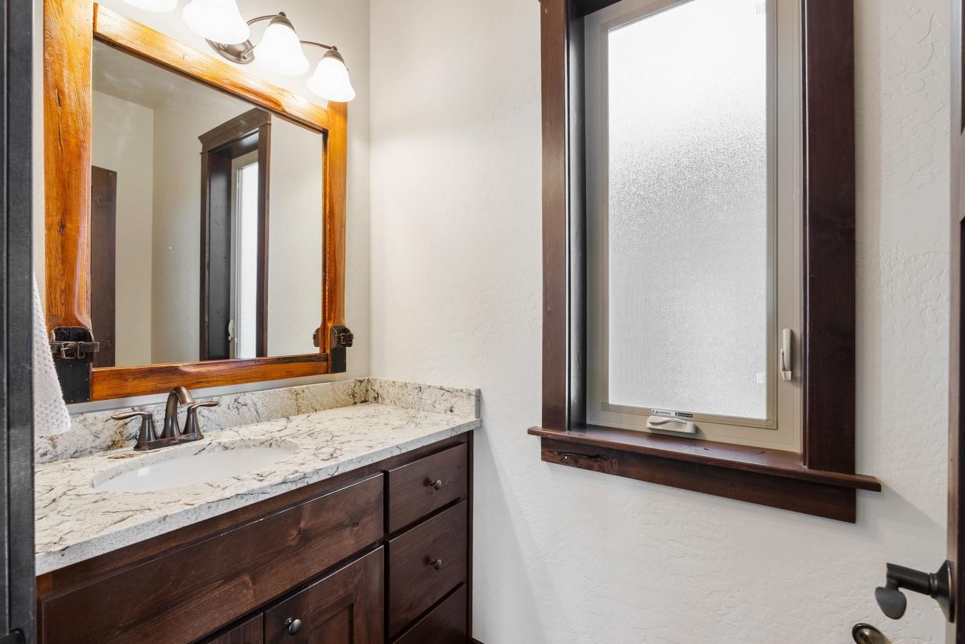 Sandpoint, Bonner, 83864, United States, 4 Bedrooms Bedrooms, ,3 BathroomsBathrooms,Residential,For Sale,1959881