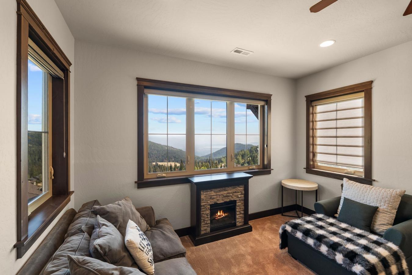 Sandpoint, Bonner, 83864, United States, 4 Bedrooms Bedrooms, ,3 BathroomsBathrooms,Residential,For Sale,1959881