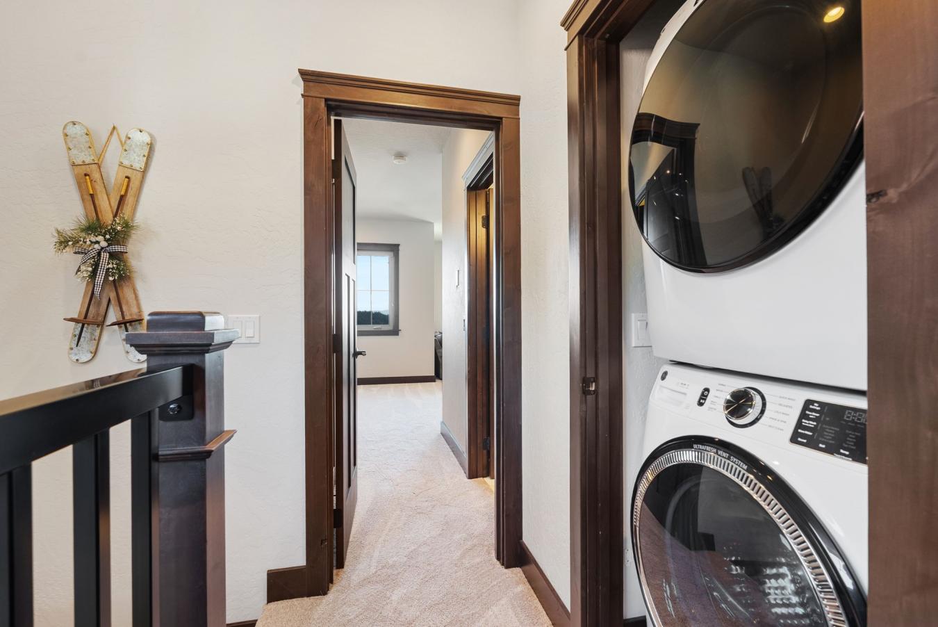 Sandpoint, Bonner, 83864, United States, 4 Bedrooms Bedrooms, ,3 BathroomsBathrooms,Residential,For Sale,1959881