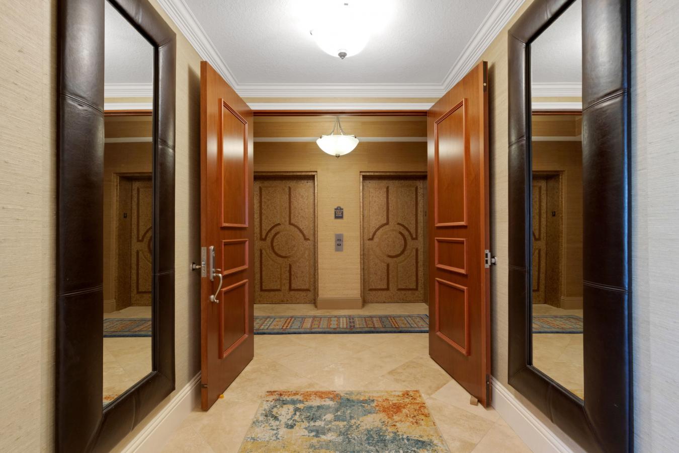 Sarasota, Sarasota, 34236, United States, 3 Bedrooms Bedrooms, ,3 BathroomsBathrooms,Residential,For Sale,1953565