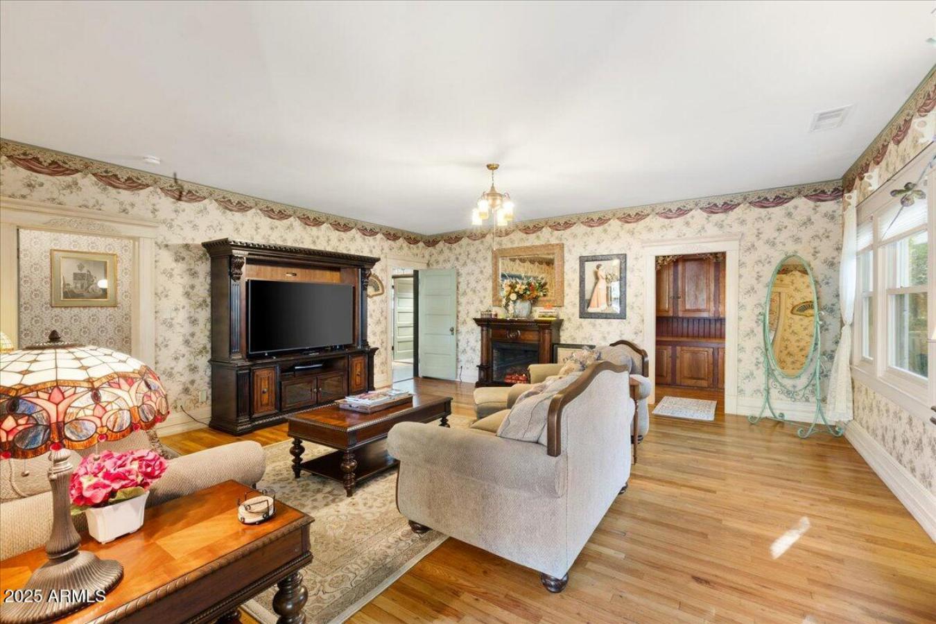 Prescott, Yavapai, 86303, United States, 5 Bedrooms Bedrooms, ,2 BathroomsBathrooms,Residential,For Sale,1953561