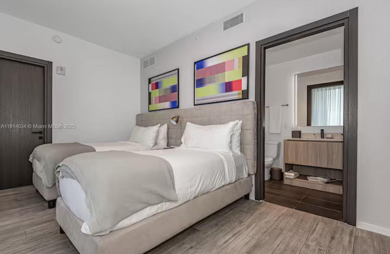 Miami, Miami-Dade County, 33132, United States, 3 Bedrooms Bedrooms, ,2 BathroomsBathrooms,Residential,For Sale,1953562