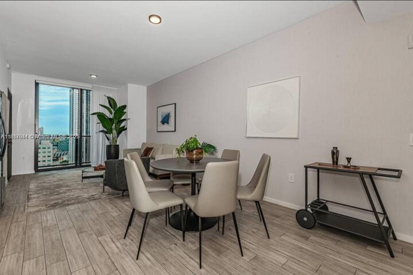 Miami, Miami-Dade County, 33132, United States, 3 Bedrooms Bedrooms, ,2 BathroomsBathrooms,Residential,For Sale,1953562