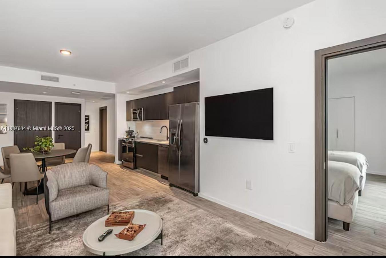 Miami, Miami-Dade County, 33132, United States, 3 Bedrooms Bedrooms, ,2 BathroomsBathrooms,Residential,For Sale,1953562