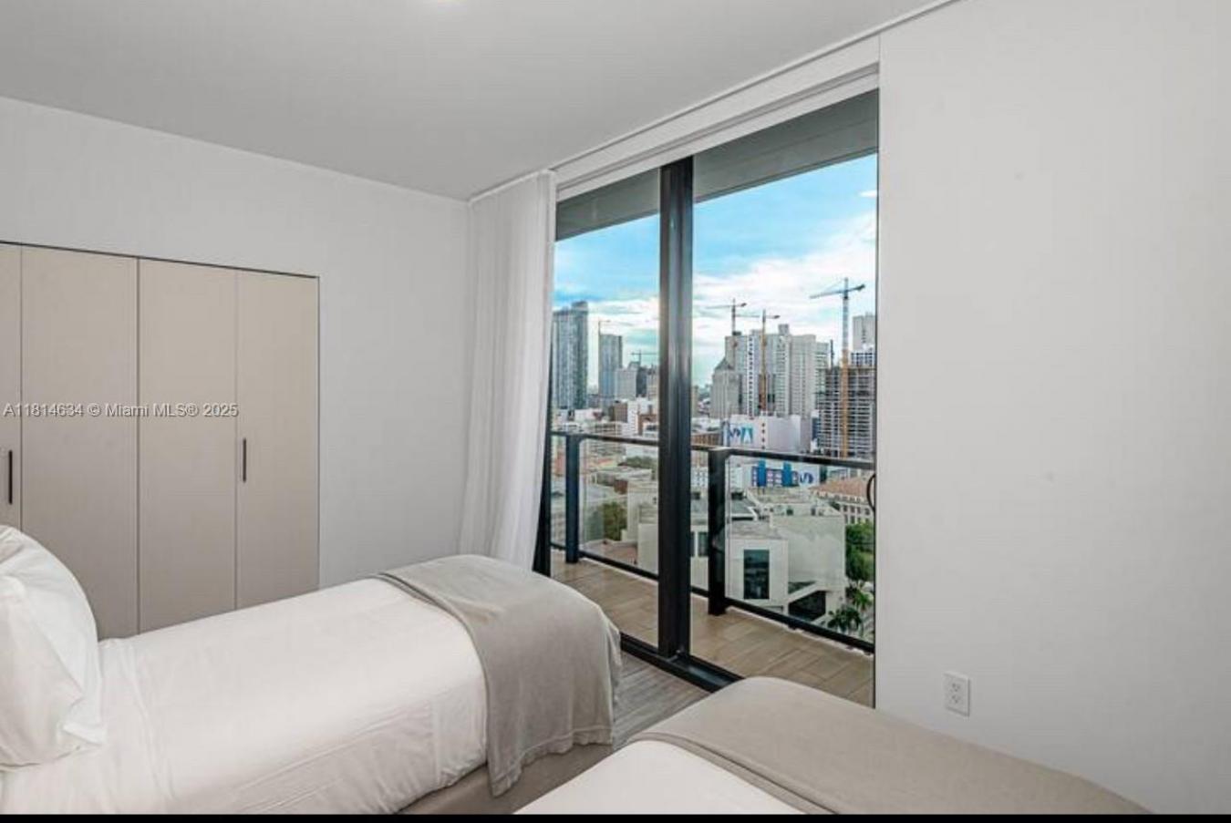 Miami, Miami-Dade County, 33132, United States, 3 Bedrooms Bedrooms, ,2 BathroomsBathrooms,Residential,For Sale,1953562