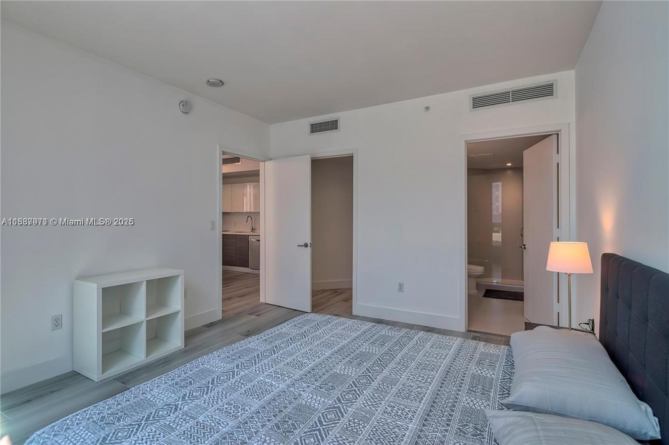 Be the lucky one to live in this beautiful CORNER UNIT with 2/2 and 1/ – image 10