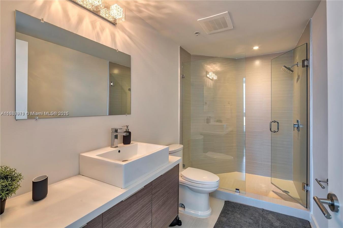 Be the lucky one to live in this beautiful CORNER UNIT with 2/2 and 1/ – image 12