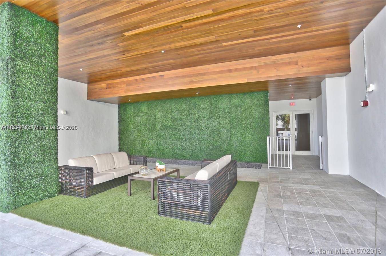 Be the lucky one to live in this beautiful CORNER UNIT with 2/2 and 1/ – image 20
