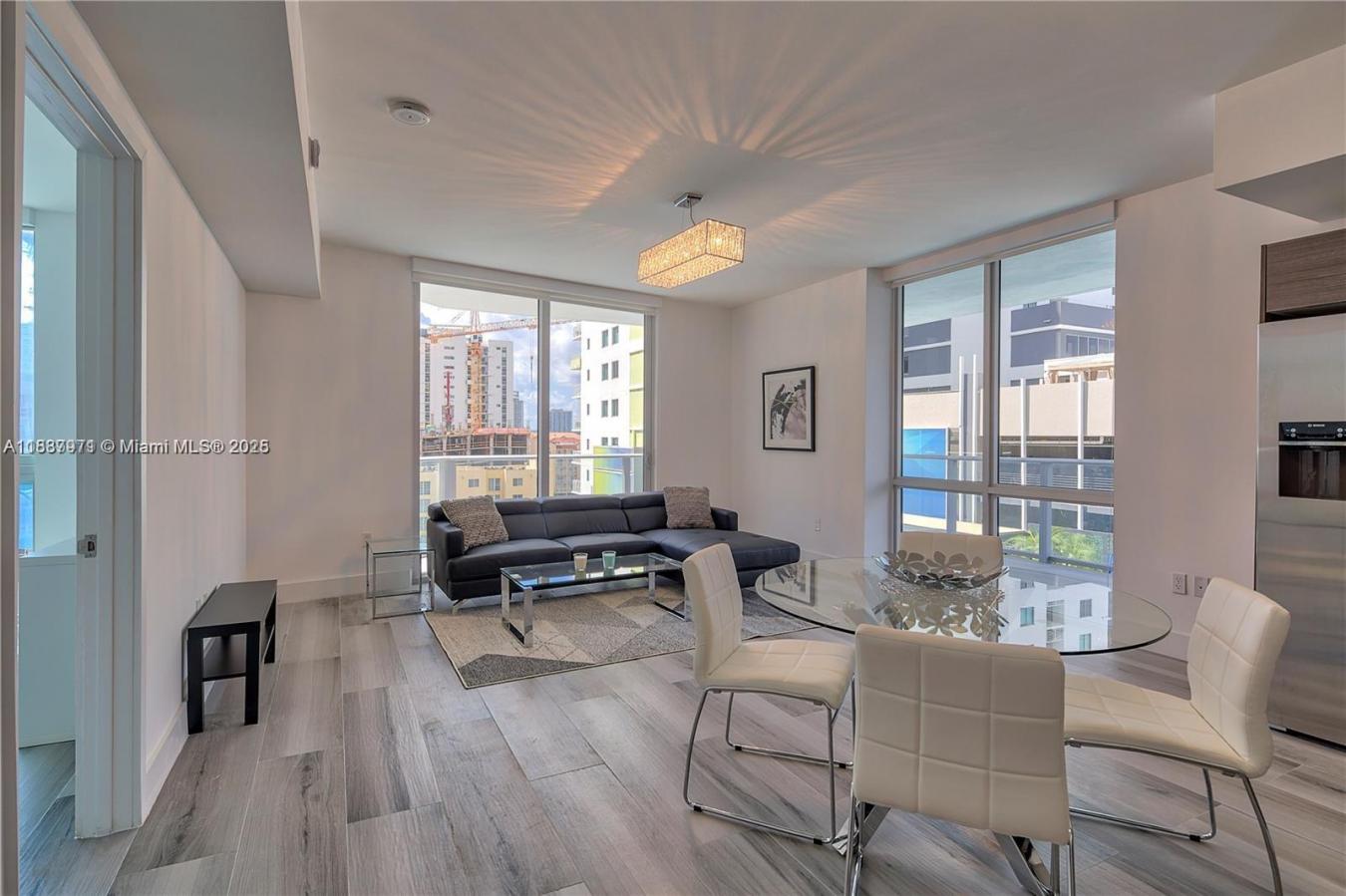 Be the lucky one to live in this beautiful CORNER UNIT with 2/2 and 1/ – image 3