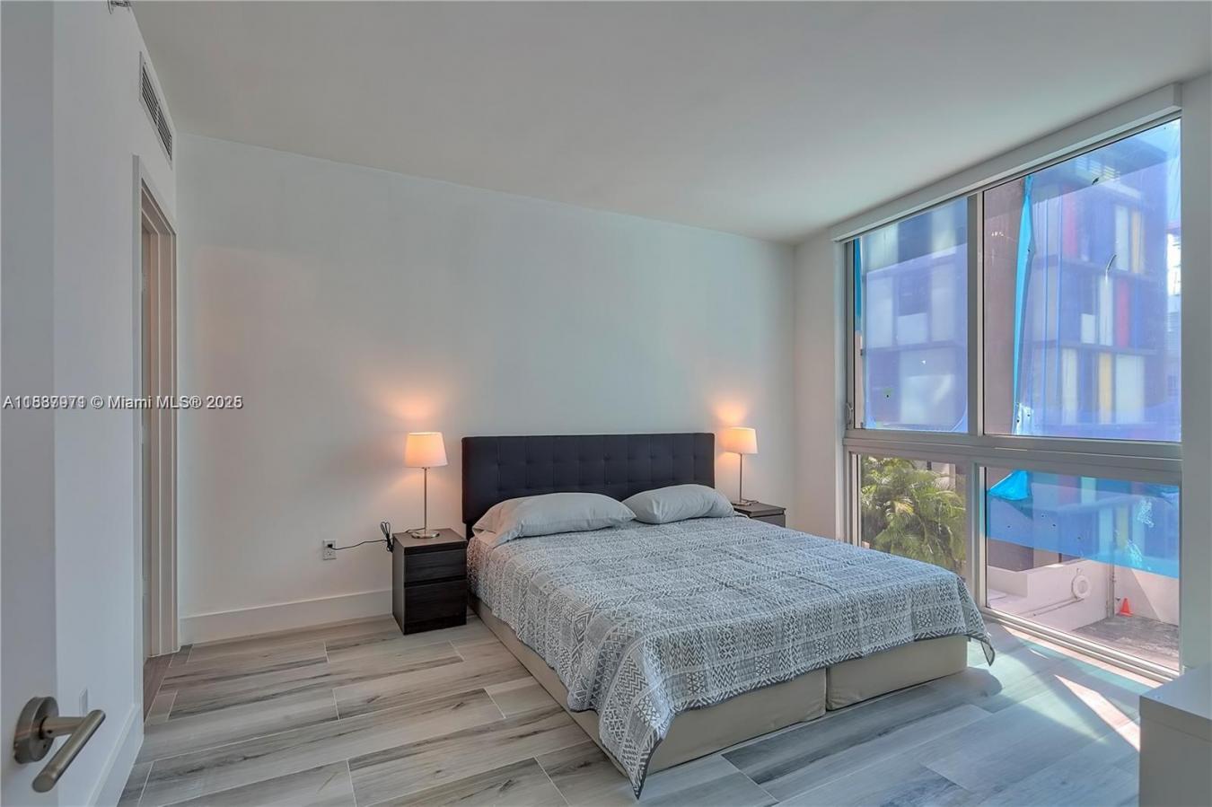 Be the lucky one to live in this beautiful CORNER UNIT with 2/2 and 1/ – image 8