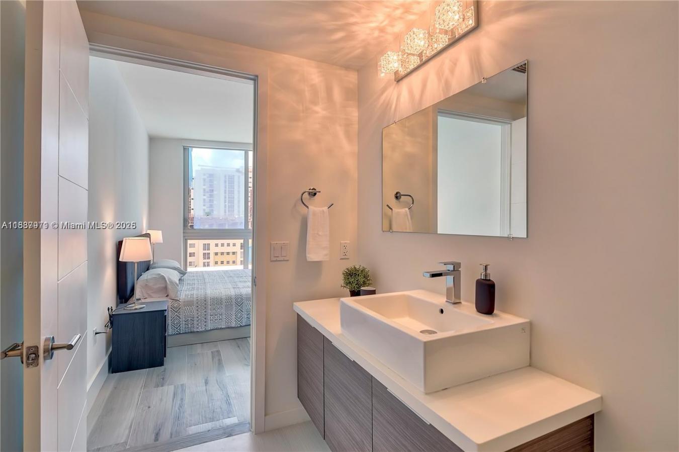 Be the lucky one to live in this beautiful CORNER UNIT with 2/2 and 1/ – image 9
