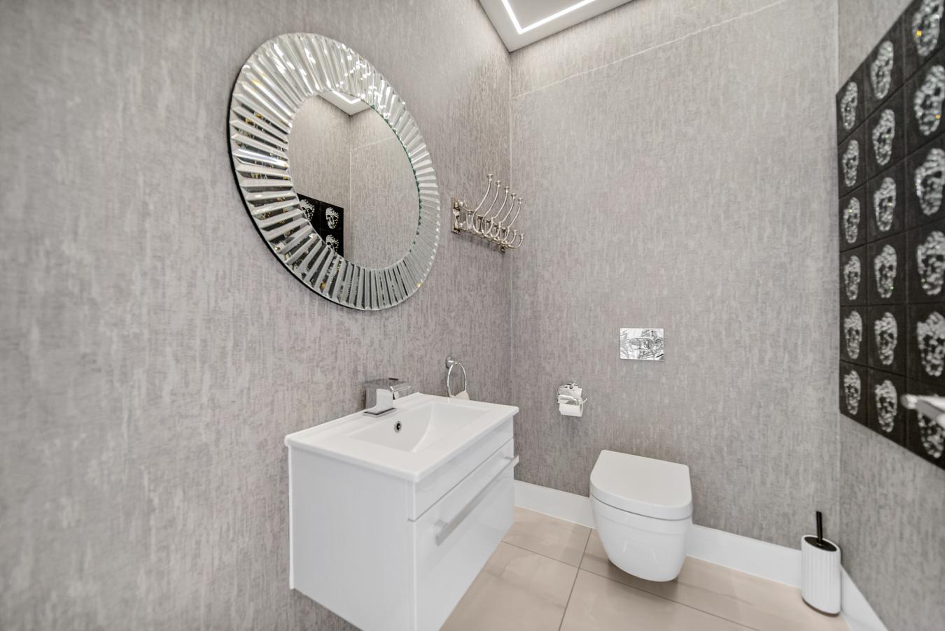 Formby, UK, L37 2DA, United Kingdom, 4 Bedrooms Bedrooms, ,4 BathroomsBathrooms,Residential,For Sale,1953556