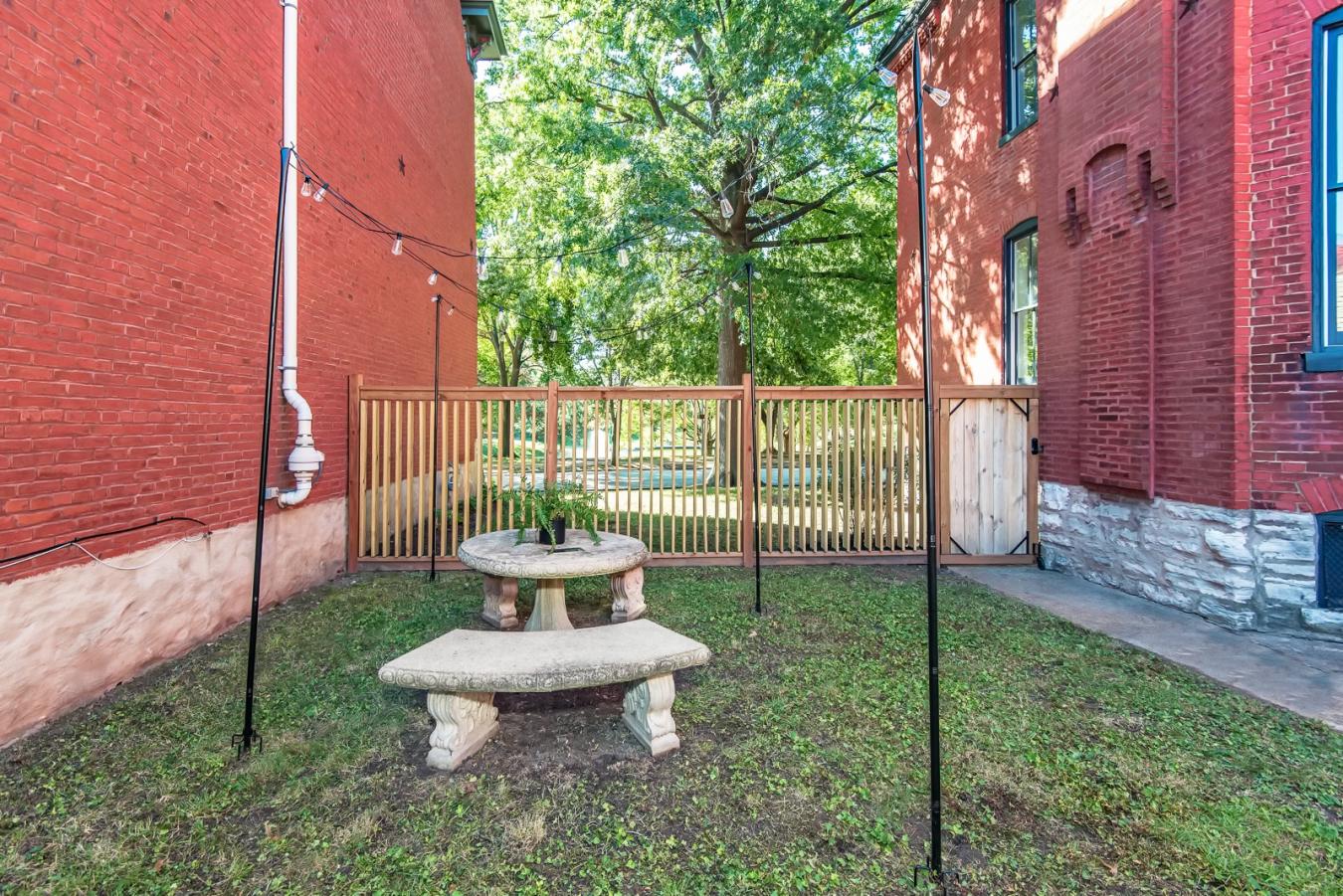 St Louis, St Louis City, 63118, United States, 4 Bedrooms Bedrooms, ,4 BathroomsBathrooms,Residential,For Sale,1953551