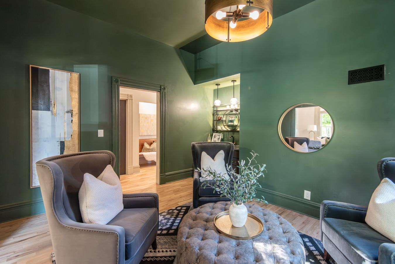 St Louis, St Louis City, 63118, United States, 4 Bedrooms Bedrooms, ,4 BathroomsBathrooms,Residential,For Sale,1953551