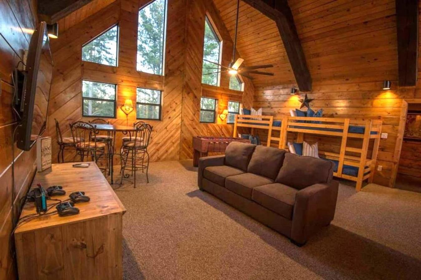 Broken Bow, McCurtain, 74728, United States, 6 Bedrooms Bedrooms, ,4 BathroomsBathrooms,Residential,For Sale,1953546