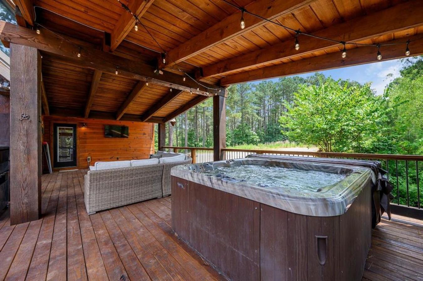 Broken Bow, McCurtain, 74728, United States, 6 Bedrooms Bedrooms, ,4 BathroomsBathrooms,Residential,For Sale,1953546