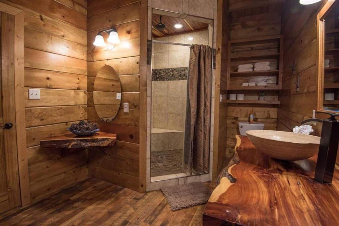 Broken Bow, McCurtain, 74728, United States, 6 Bedrooms Bedrooms, ,4 BathroomsBathrooms,Residential,For Sale,1953546