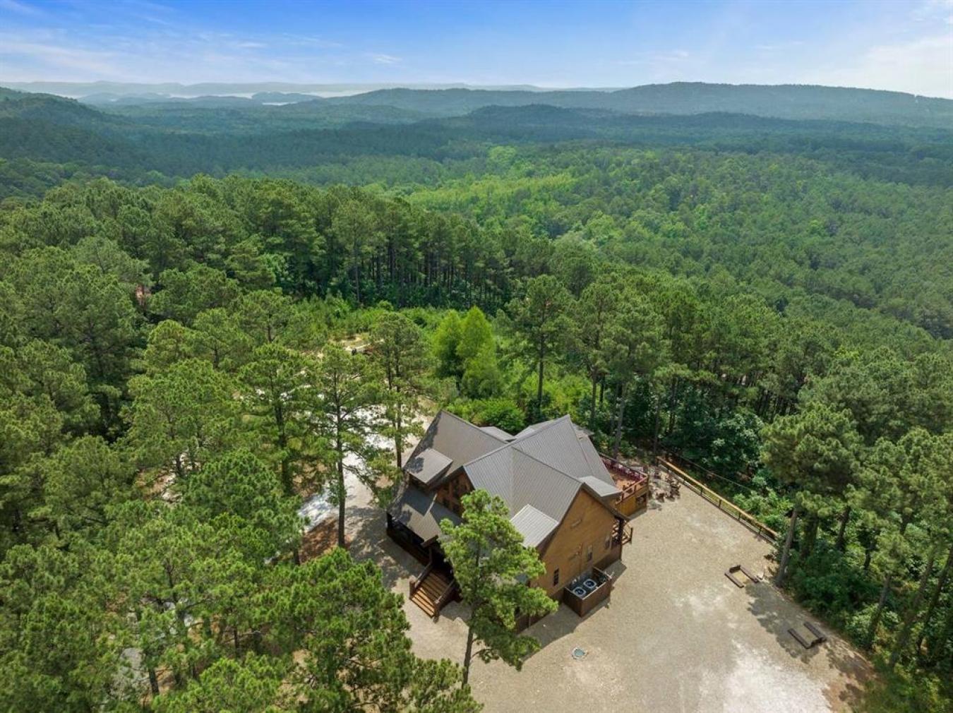 Broken Bow, McCurtain, 74728, United States, 6 Bedrooms Bedrooms, ,4 BathroomsBathrooms,Residential,For Sale,1953546