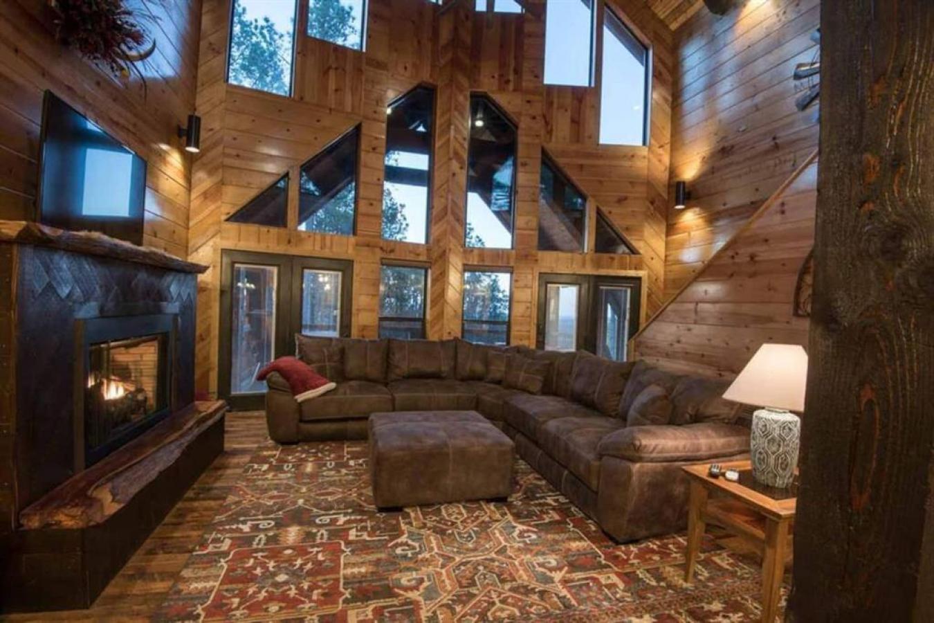 Broken Bow, McCurtain, 74728, United States, 6 Bedrooms Bedrooms, ,4 BathroomsBathrooms,Residential,For Sale,1953546