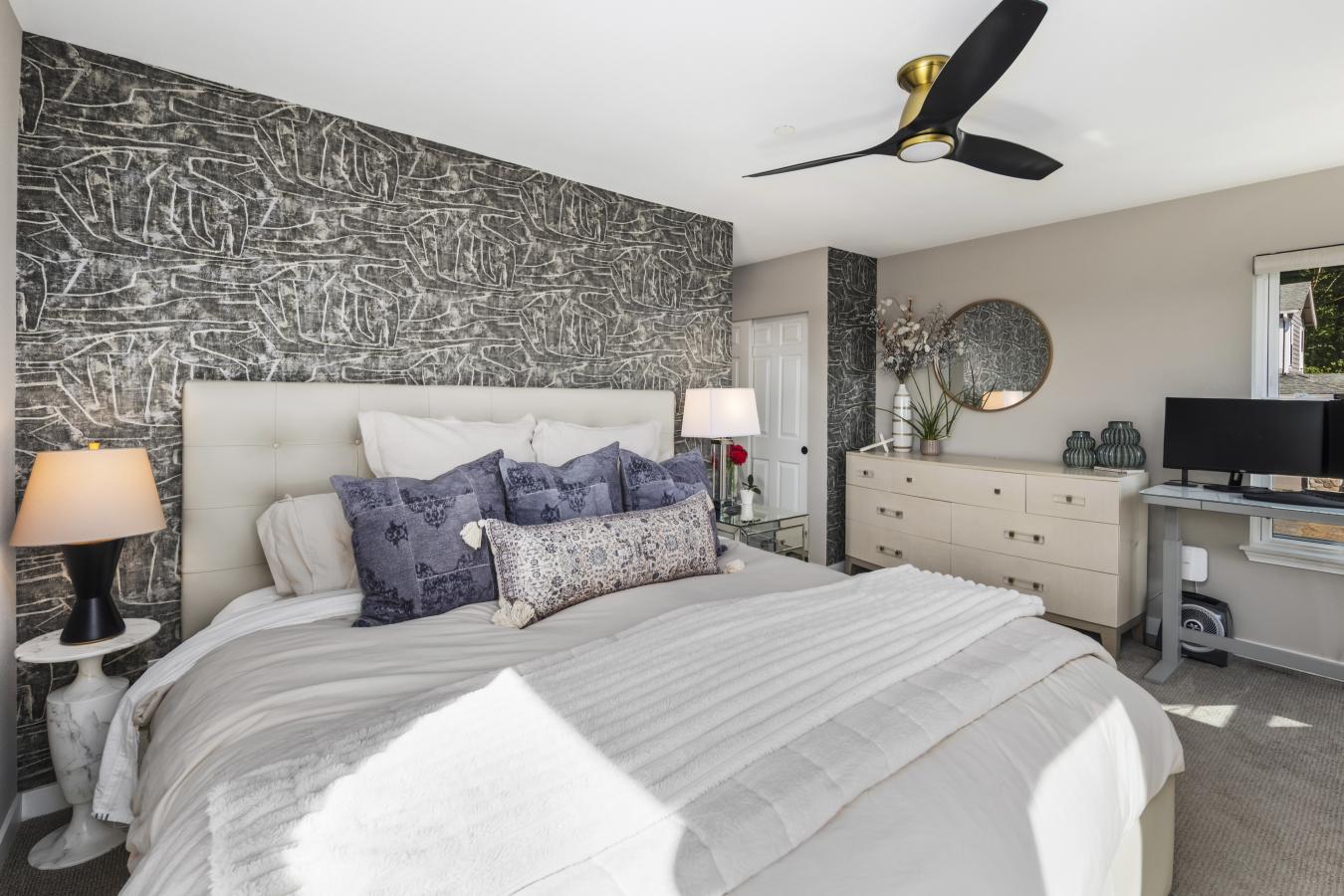 Kirkland, King County, 98034, United States, 4 Bedrooms Bedrooms, ,2 BathroomsBathrooms,Residential,For Sale,1953543