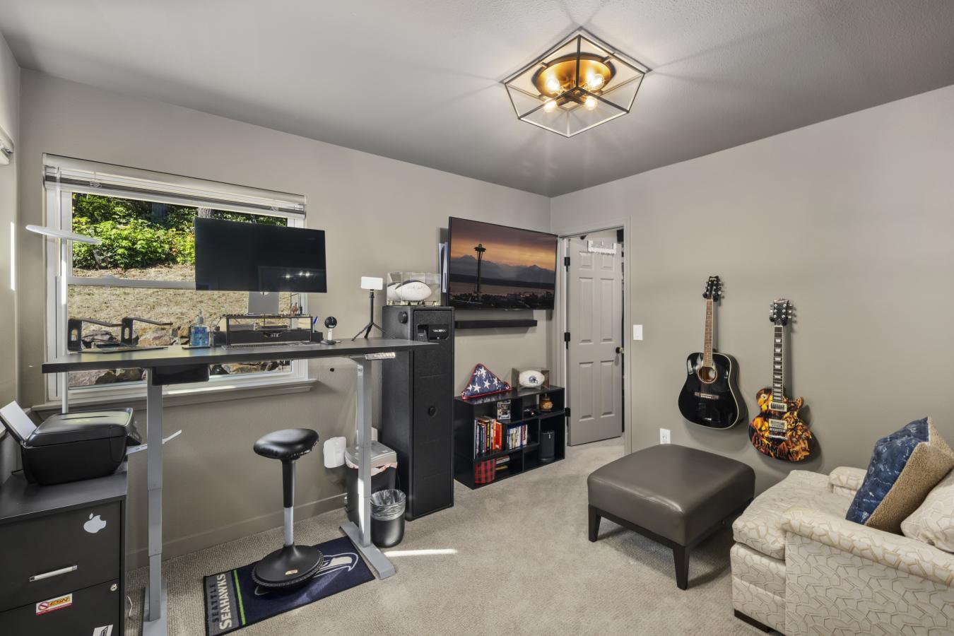 Kirkland, King County, 98034, United States, 4 Bedrooms Bedrooms, ,2 BathroomsBathrooms,Residential,For Sale,1953543