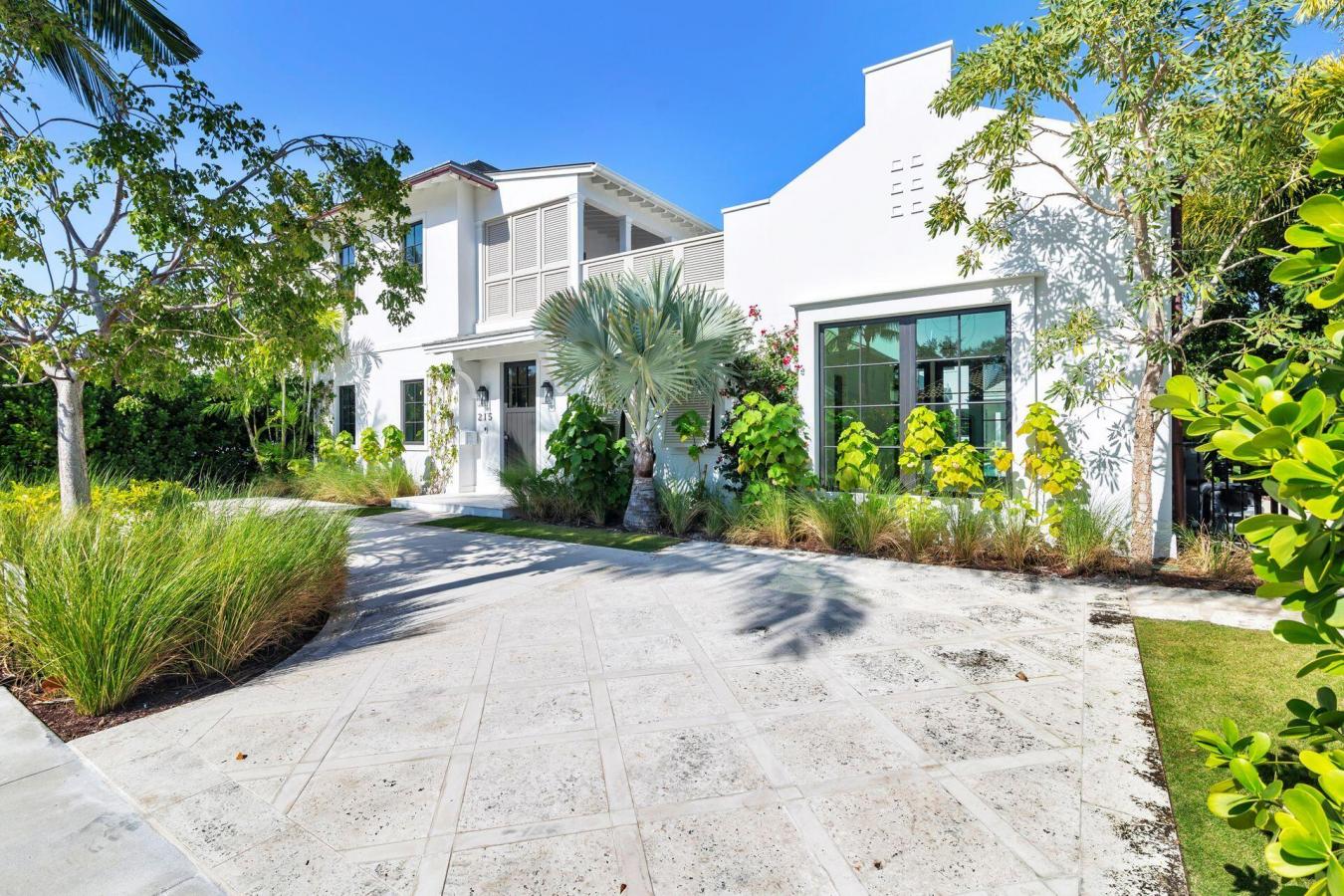 West Palm Beach, Florida, 33405, United States, 6 Bedrooms Bedrooms, ,7 BathroomsBathrooms,Residential,For Sale,1953538