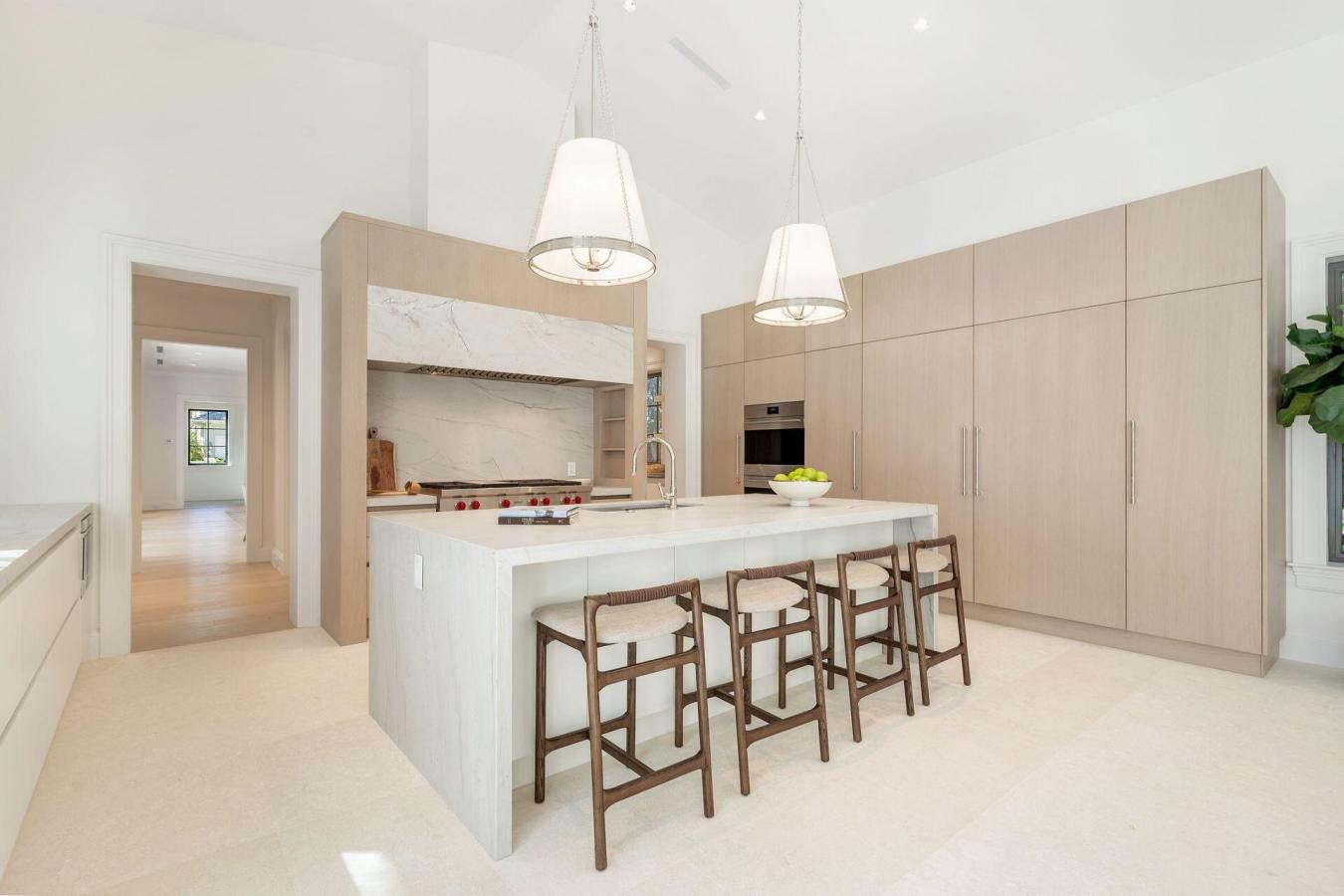 West Palm Beach, Florida, 33405, United States, 6 Bedrooms Bedrooms, ,7 BathroomsBathrooms,Residential,For Sale,1953538