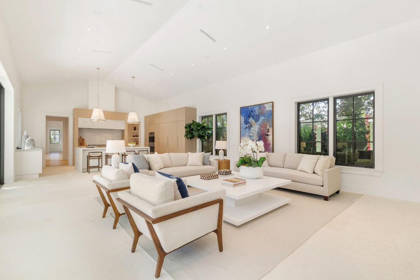 West Palm Beach, Florida, 33405, United States, 6 Bedrooms Bedrooms, ,7 BathroomsBathrooms,Residential,For Sale,1953538