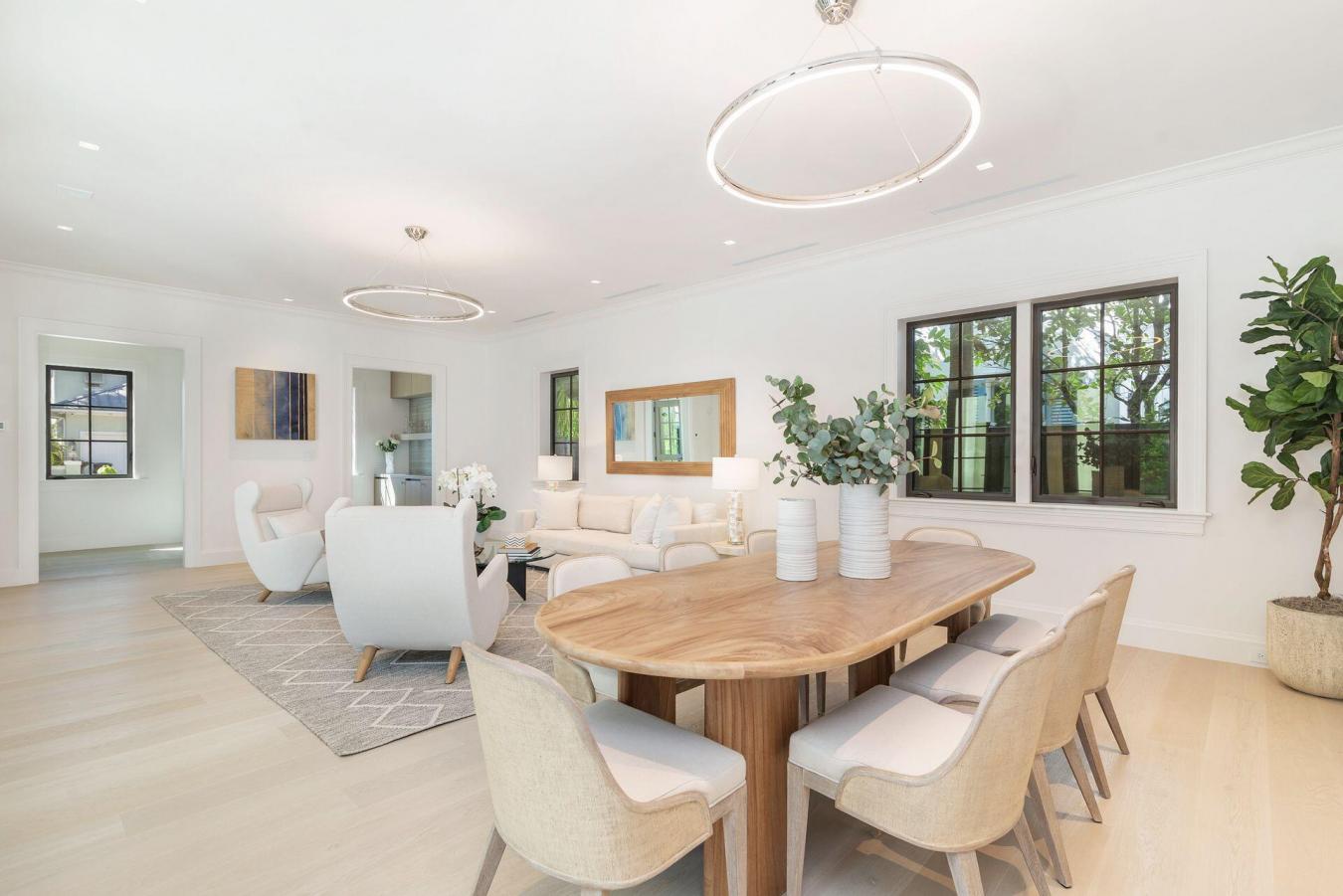 West Palm Beach, Florida, 33405, United States, 6 Bedrooms Bedrooms, ,7 BathroomsBathrooms,Residential,For Sale,1953538