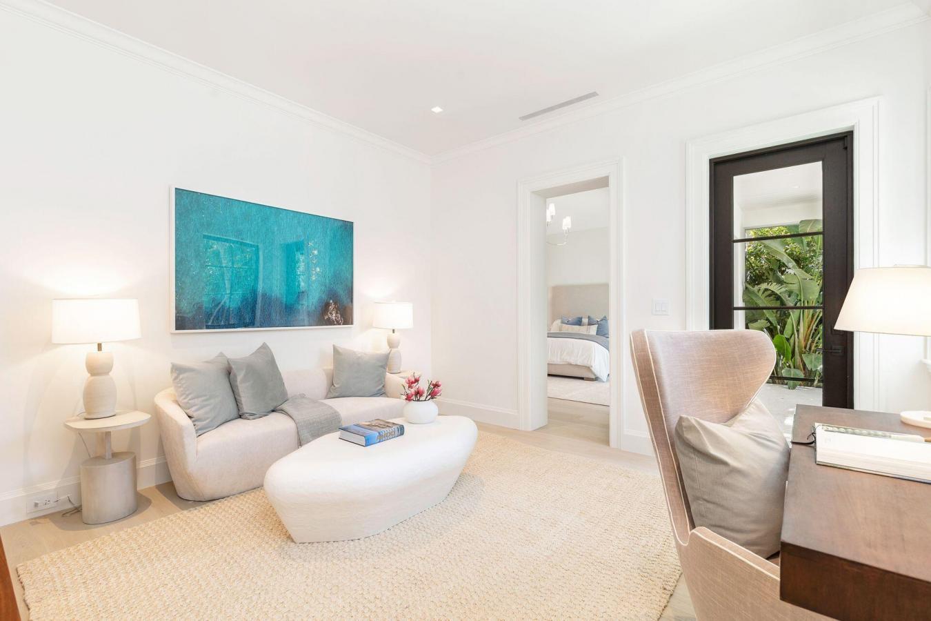 West Palm Beach, Florida, 33405, United States, 6 Bedrooms Bedrooms, ,7 BathroomsBathrooms,Residential,For Sale,1953538