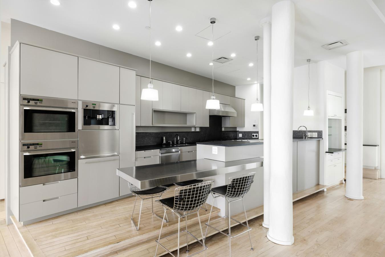 Soho, New York, 10012, United States, 2 Bedrooms Bedrooms, ,2 BathroomsBathrooms,Residential,For Sale,1953537