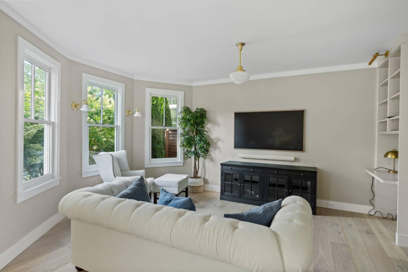 Village of East Hampton, New York, 11937, United States, 5 Bedrooms Bedrooms, ,4 BathroomsBathrooms,Residential,For Sale,1953536