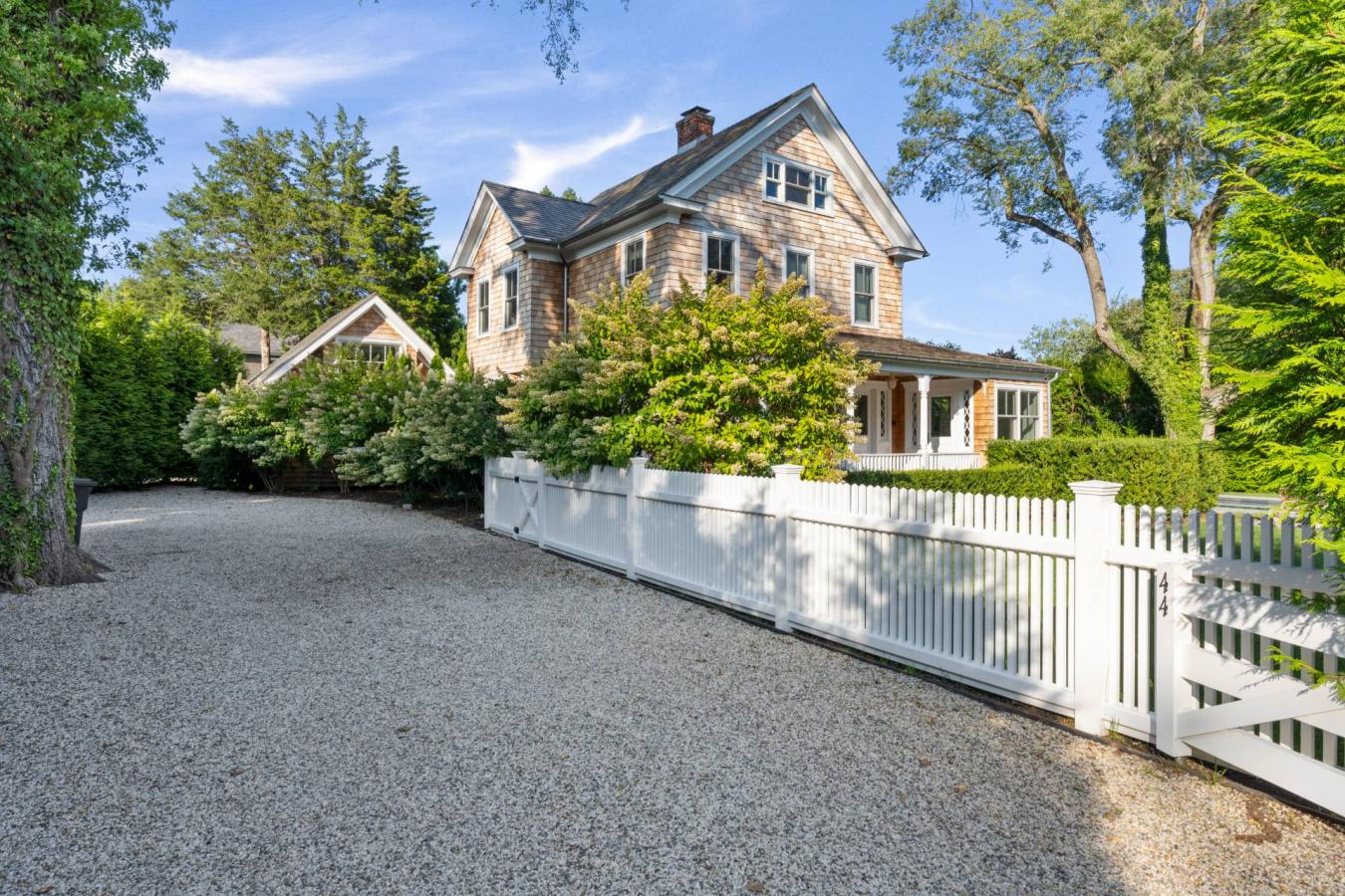 Village of East Hampton, New York, 11937, United States, 5 Bedrooms Bedrooms, ,4 BathroomsBathrooms,Residential,For Sale,1953536