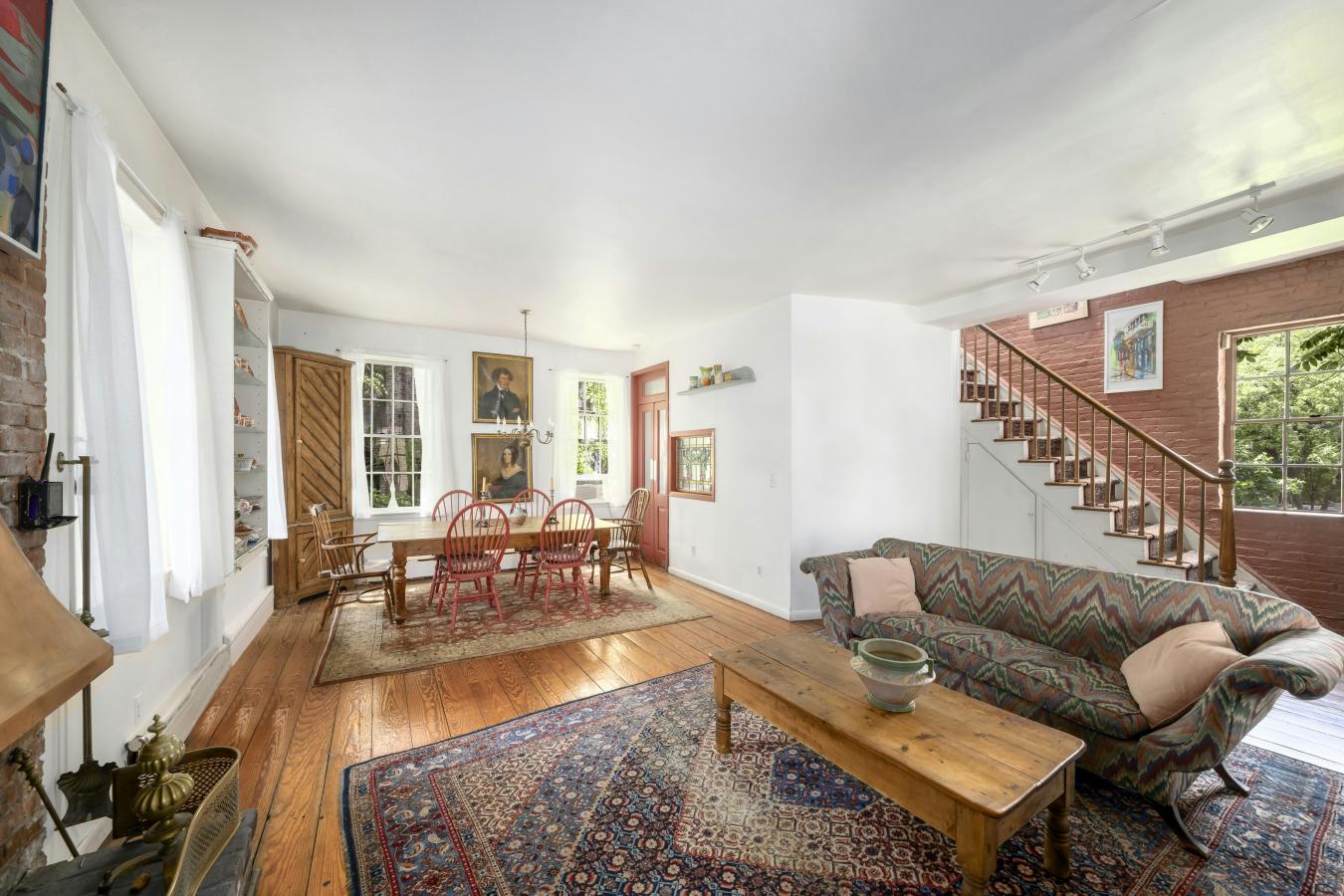 New York, New York, 10036, United States, 3 Bedrooms Bedrooms, ,3 BathroomsBathrooms,Residential,For Sale,1954483