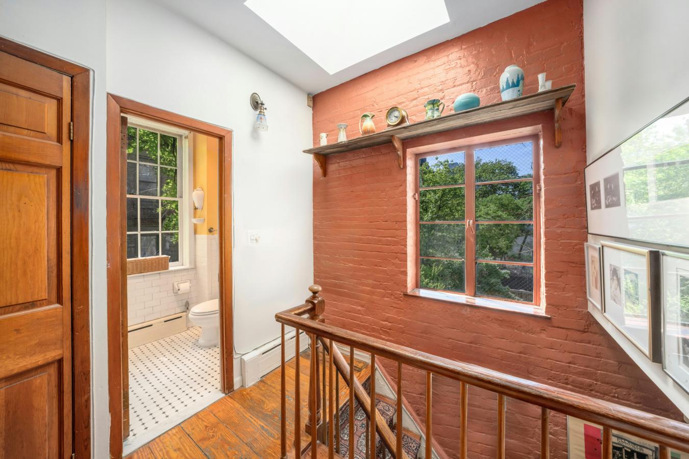 New York, New York, 10036, United States, 3 Bedrooms Bedrooms, ,3 BathroomsBathrooms,Residential,For Sale,1954483
