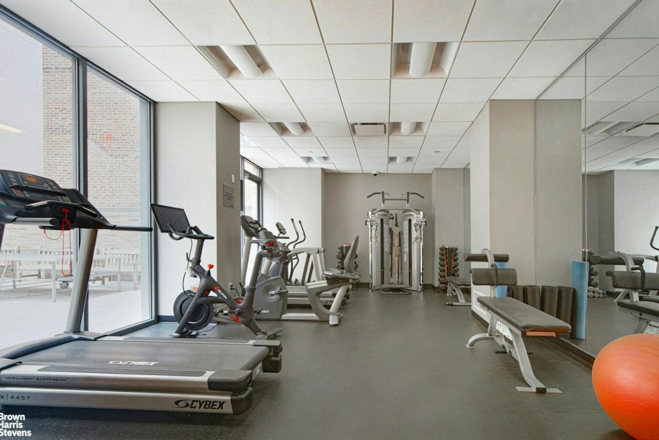 New York, New York, 10024, United States, 3 Bedrooms Bedrooms, ,2 BathroomsBathrooms,Residential,For Sale,1954482