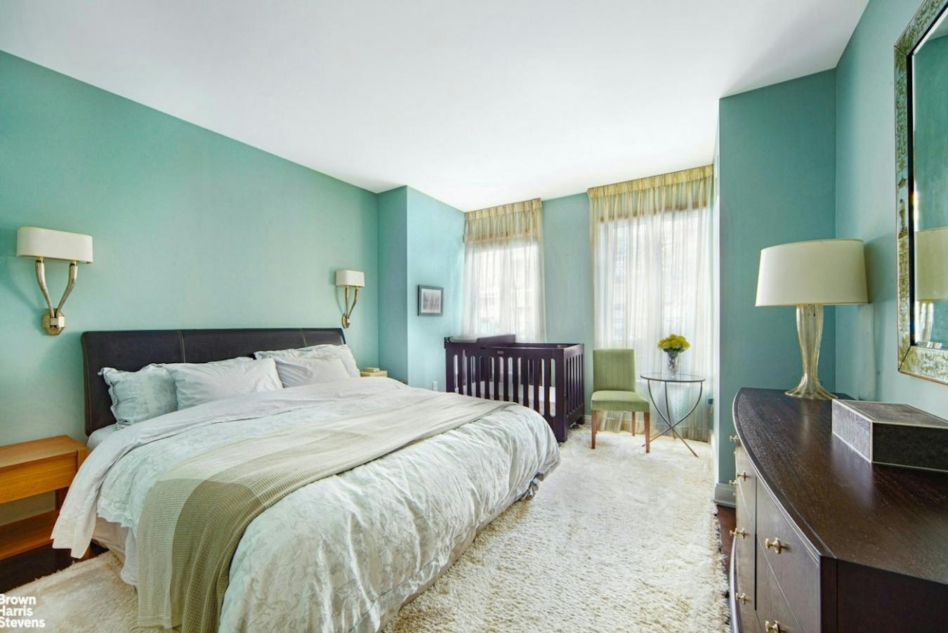 New York, New York, 10024, United States, 3 Bedrooms Bedrooms, ,2 BathroomsBathrooms,Residential,For Sale,1954482