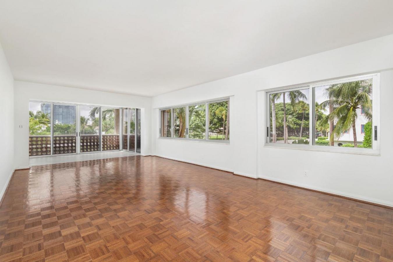 Palm Beach, Florida, 33480, United States, 1 Bedroom Bedrooms, ,1 BathroomBathrooms,Residential,For Sale,1953532