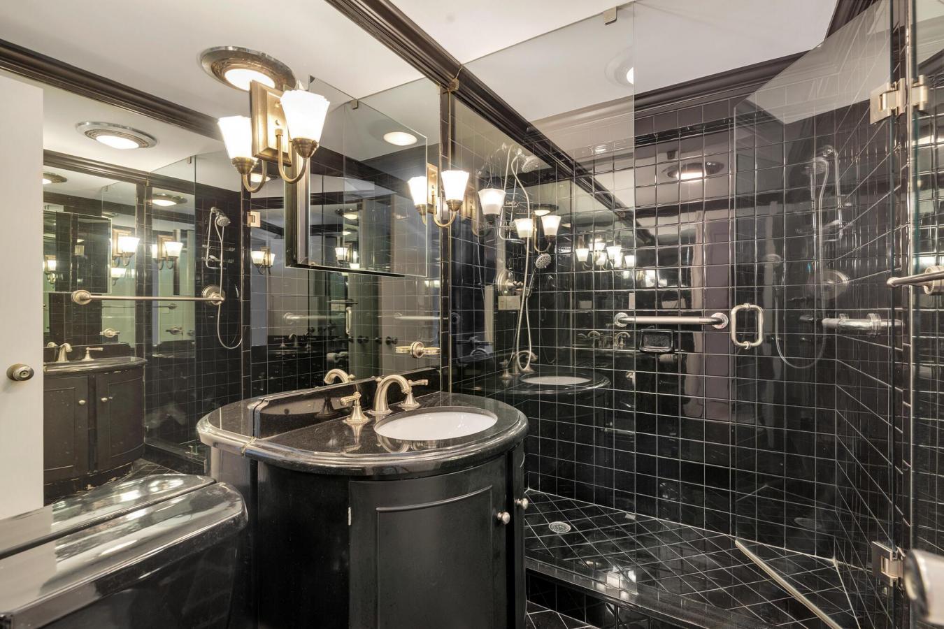 Palm Beach, Florida, 33480, United States, 1 Bedroom Bedrooms, ,1 BathroomBathrooms,Residential,For Sale,1953532