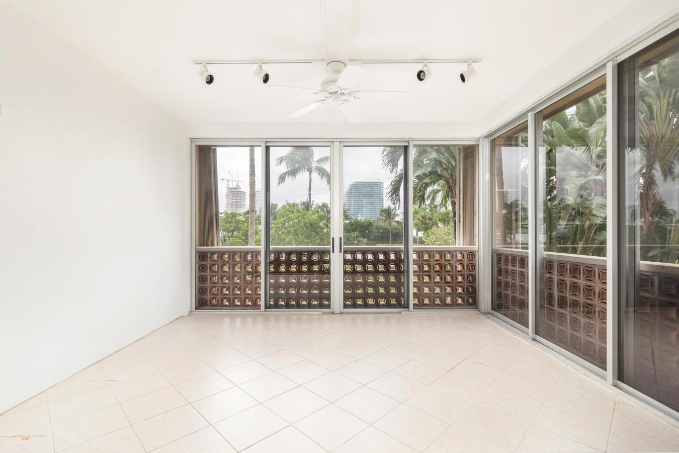 Palm Beach, Florida, 33480, United States, 1 Bedroom Bedrooms, ,1 BathroomBathrooms,Residential,For Sale,1953532