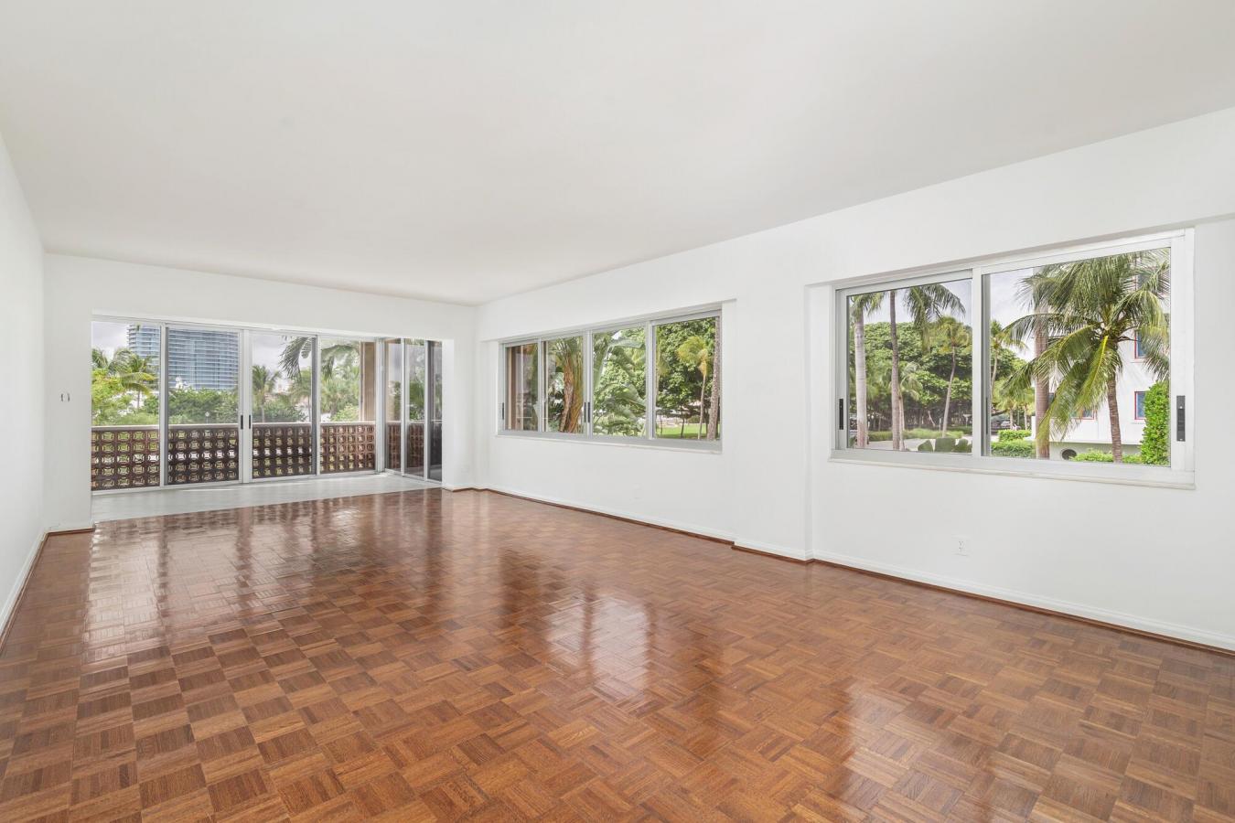 Palm Beach, Florida, 33480, United States, 1 Bedroom Bedrooms, ,1 BathroomBathrooms,Residential,For Sale,1953532