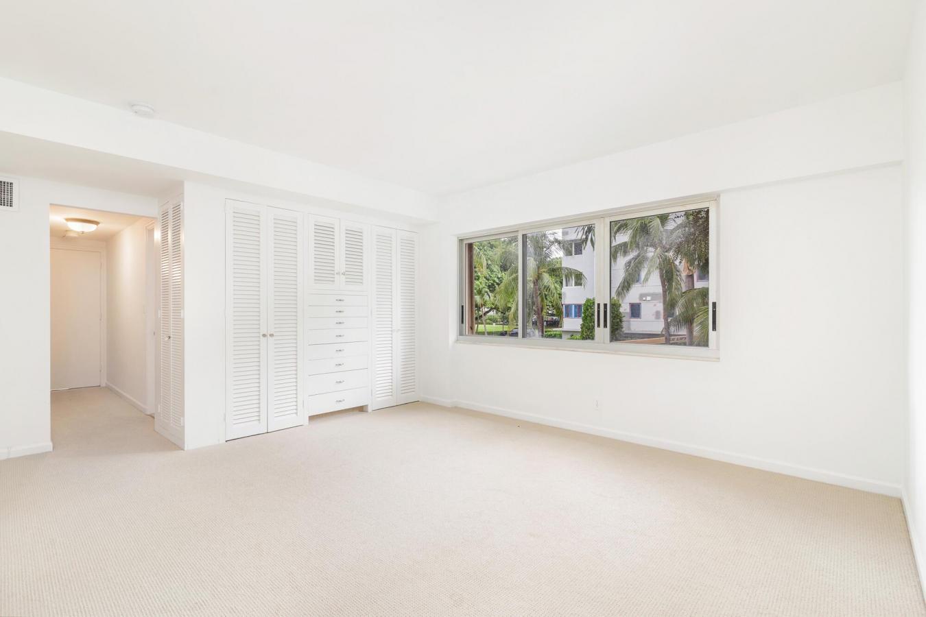 Palm Beach, Florida, 33480, United States, 1 Bedroom Bedrooms, ,1 BathroomBathrooms,Residential,For Sale,1953532