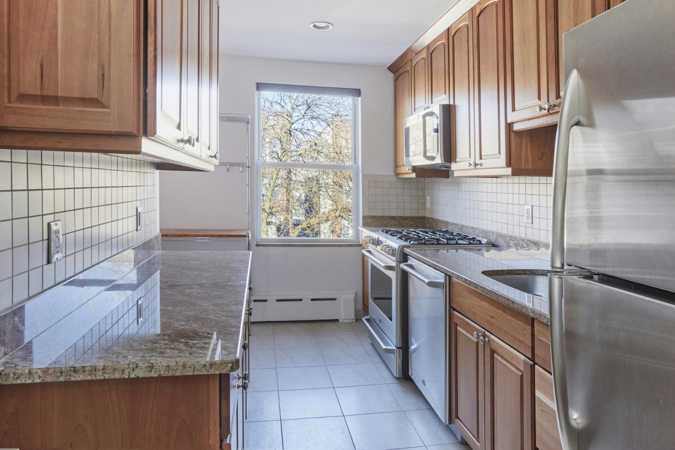 Ditmars Steinway, New York, 11102, United States, 5 Bedrooms Bedrooms, ,3 BathroomsBathrooms,Residential,For Sale,1953531